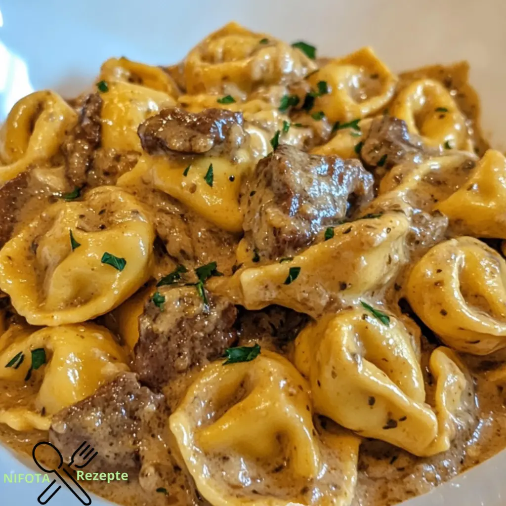 Tortellini im Cheesesteak-Stil mit cremiger Provolonesauce