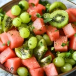 Wassermelonen-, Kiwi- und grüne Traubensalat