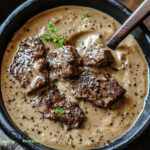 Klassische einfache Pfeffersauce für Steak, Hähnchen oder Pasta